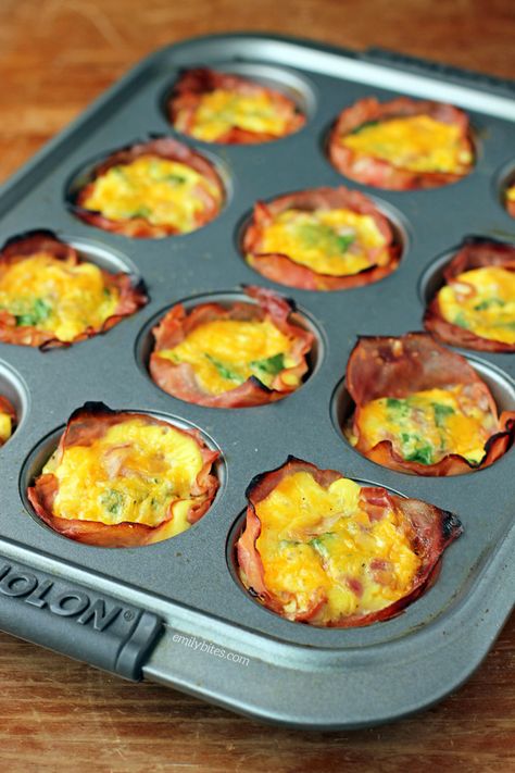 Ham And Cheese Egg Cups, Healthy Low Carb Breakfast, Low Carb Low Calorie, Plats Weight Watchers, Weight Watchers Breakfast, Healthy Low Carb, Low Carb Breakfast Recipes, Egg Muffins, Boiled Egg