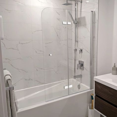 Glass Shower Screen Over Bath, Etched Shower Glass Door Ideas, Pivot Shower Door Frameless, Tub Glass Panel, Glass Door Bathtub, Shower Doors For Bathtub, Bathtub With Glass Door, Glass Shower Tub, Townhouse Bathroom