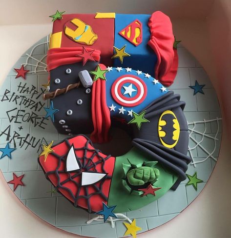 Marvel Birthday Cake, Spiderman Birthday Cake, Cake Decorating Kit, Marvel Birthday Party, Marvel Party, Fest Mad, Marvel Cake, 5th Birthday Cake, Superhero Birthday Cake