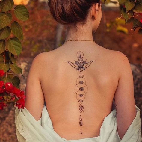 Tattoo Spine Women, Back Tattoos For Women, Cute Halloween Tattoos, Floral Back Tattoos, Cool Back Tattoos, Empowering Tattoos, Cute Henna Tattoos, Spine Tattoos For Women, Different Tattoos