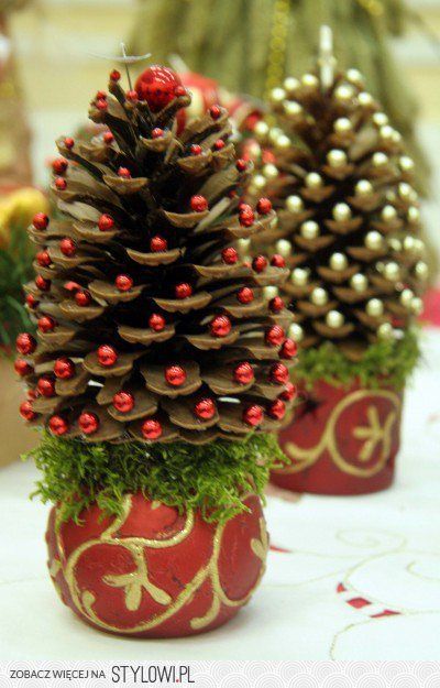 granny54:  Untitled on We Heart It. http://weheartit.com/entry/70221777/via/pat_a_taylor_73 Parmesan Knots, Jul Diy, Kerajinan Diy, Pine Cone Christmas Tree, Garlic Knots, Christmas Crafts For Toddlers, Cone Christmas Trees, Cones Crafts, Fool Proof