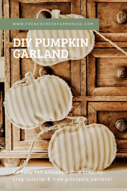 Fall Pumpkin Garland, Sew Garland Diy, Homemade Fabric Pumpkins, Farmhouse Fall Crafts, Fall Fabric Garland Diy, Diy Fall Sewing Projects, Fall Garland Craft, Fall Fabric Crafts Diy Projects, Fall Diy Garland