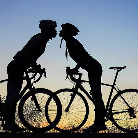 Couple Bicycle Aesthetic, Bicycle Photoshoot, Cyclist Photography, Couple Cycling, Romantic View, Bike Couple, Cycling Pictures, Cycling Posters, Cycling Photography