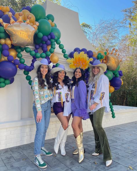 We live in Louisiana… of course we ride in Mardi Gras parades!!💜💚💛👑 Love this krewe of haute mamas & our extended krewe fam! We got the luc… | Instagram Mardi Gras Outfits, Mardi Gras Parade, Of Course, Mardi Gras, Beautiful Day, Louisiana, Love This, Most Beautiful, Instagram