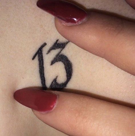 Taylor Swift Tattoo, Grunge Tattoo, 13 Tattoos, Poke Tattoo, Stick And Poke, Simplistic Tattoos, Throne Of Glass, Mini Tattoos, A Tattoo