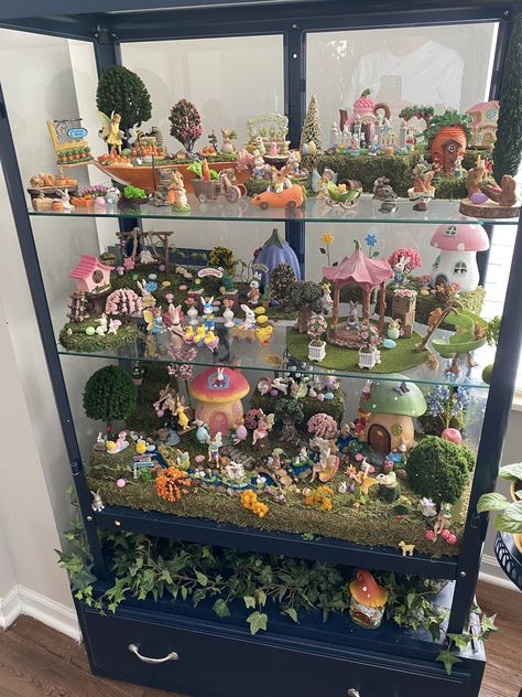 Vertical Fairy Garden, Fairy Office Decor, Figurine Display Ideas Shelves, Indoor Fairy Garden Ideas Tabletop, Figure Display Ideas, Fairy Garden Display, Indoor Fairy Gardens, Fairy Garden Crafts, Fairy Garden Diy