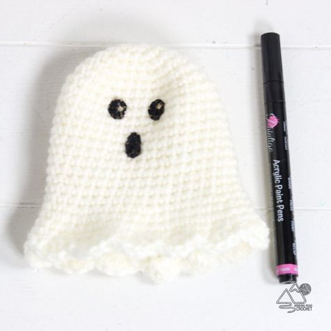 Crochet Ghost Hat Pattern Free, Crochet Ghost Earrings Free Pattern, Crochet Ghost Hat, Ghost Pattern Crochet, Crochet Ghost Garland, Crochet Ghosts Free Pattern, Crochet Ghost Pattern Free, Crochet Ghosts, Crochet Amiguri