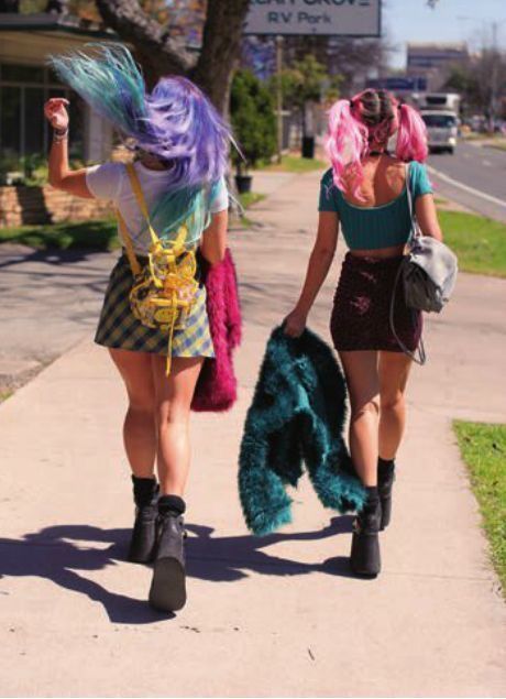 Pinterest: @SebastianAlbery ← *♧*♧*♧* Boho Inspo, Grunge Look, Colorful Hair, Punk Outfits, Mode Inspo, Soft Grunge, Grunge Style, Pastel Goth, Grunge Fashion