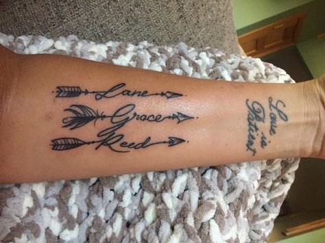 Arrow Tattoos with Child's Name Tattoos For Childrens Names, Kid Name Tattoo, Arrow Tattoo Design, Family Tattoo Designs, Tattoos With Kids Names, Geniale Tattoos, Incredible Tattoos, Arrow Tattoo, Name Tattoo Designs