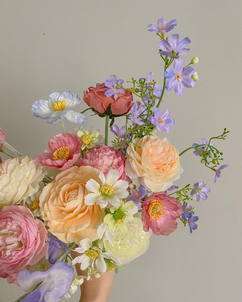 bouquet of my freakin’ dreams!! Whimsical Garden Bouquet, Cottage Core Bouquet, Pink And Red Wedding Flowers, Whimsical Flower Arrangements, Pastel Flower Bouquet, Garden Style Bouquet, Floral Arrangement Ideas, Vintage Floral Bouquet, Wild Flower Bouquet