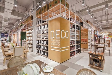 Butik Design, Supermarket Design, Interior Display, Retail Store Design, Bespoke Interiors, Retail Design Blog, Coat Racks, Lima Peru, Store Interior