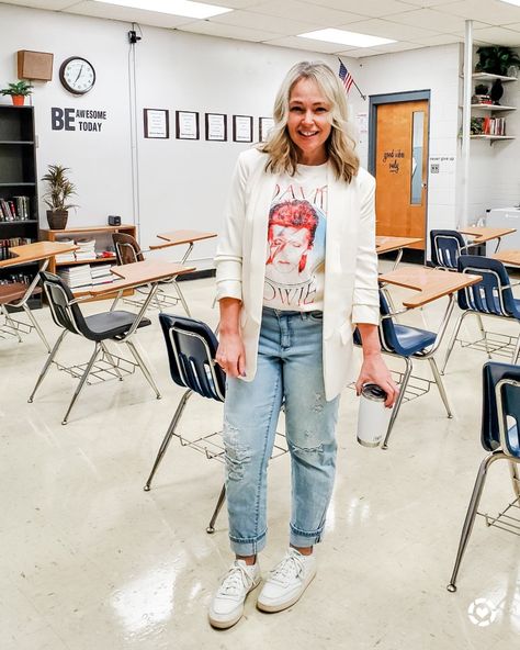 Straight Jeans And Tennis Shoes Outfit, Slouchy Blazer Outfit, Vintage Reebok Outfit, White Platform Sneakers Outfit, Reebok Club C 85 Outfit, Club C 85 Outfit, David Bowie Graphic, Reebok Outfit, Platform Sneakers Outfit