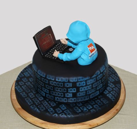 Cyber warrior cake Computer Cake, Cake Design For Men, Boy 16th Birthday, 25th Birthday Cakes, Teen Cakes, Birthday Cake For Husband, Cake For Husband