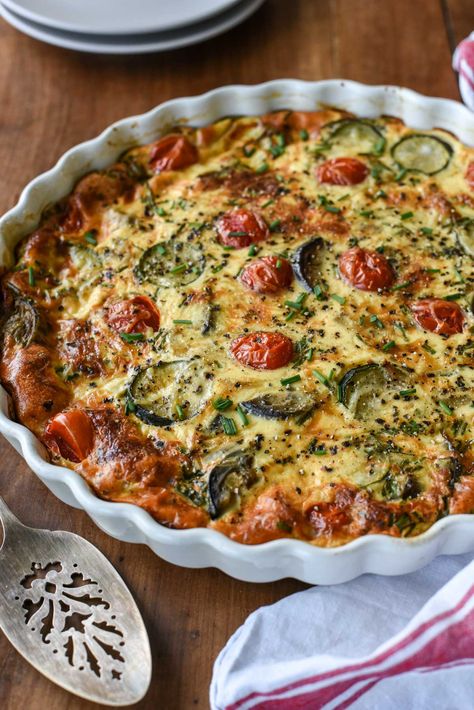 Crustless Quiche Veggie Entrees, Quiche Recipes Crustless, Vegetable Quiche Recipes, Savory Bakes, Classic Quiche, Veggie Quiche, Savory Tarts, Vegetable Quiche, Easy Beef Stew