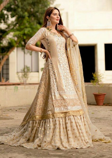 Nikkah Dress Pakistani, Wedding Gharara, Bridal Dress Pakistani, Nikah Dresses, Bridal Asia, Bride Design, Nikah Outfit, March Dresses, Special Outfits