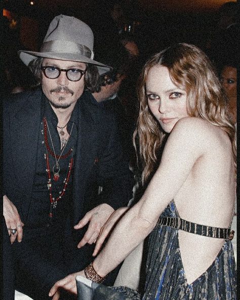 Johnny Depp And Vanessa Paradis, Johnny Depp Family, Vanessa Paradis Johnny Depp, John Depp, جوني ديب, Johnny Depp Fans, Young Johnny Depp, Johnny Depp Movies, Johnny Depp Pictures