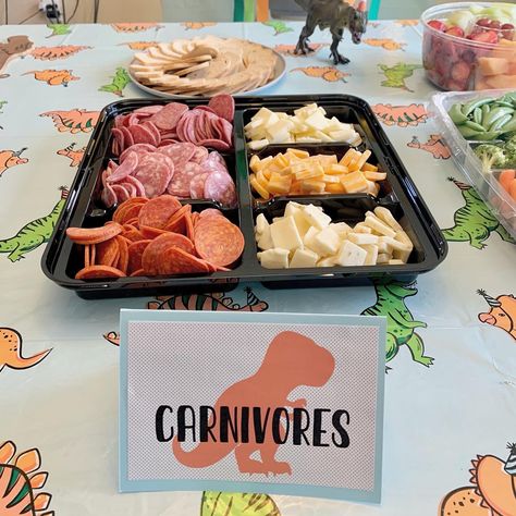 Jurassic World Birthday Party Food, Dinosaur Themed Baby Shower Ideas, Dinosaur Birthday Party Food, Birthday Party Dinosaur, Themed Baby Shower Ideas, Dinosaur Birthday Decorations, Dinosaur Birthday Theme, Dinosaur Birthday Party Decorations, Party Dinosaur