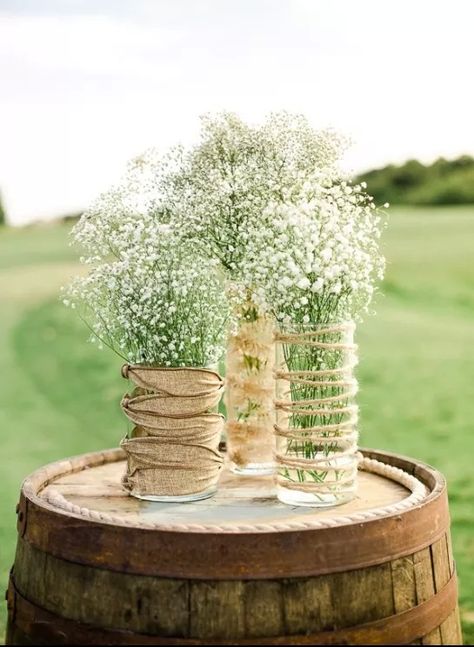 Zz ขวดโหล Mason Jar, Rustic Wedding Decorations, Deco Champetre, Rustic Wedding Centerpieces, Neutral Wedding, Shabby Chic Wedding, Rustic Country Wedding, Baby's Breath, Rustic Wedding Decor