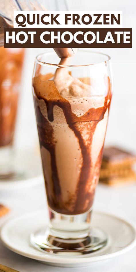 Frozen Hot Chocolate Recipe Easy, Iced Hot Chocolate, Frozen Hot Chocolate Recipe, Milkshake Recipe Chocolate, Frozen Drink Recipes, Iced Drinks Recipes, Frozen Hot Chocolate, Frozen Chocolate, Milkshake Recipes