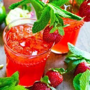 Strawberry Mojito Recipe - Spicy Southern Kitchen Mojito Recipe Pitcher, Mojito Pitcher, Best Mojito Recipe, Strawberry Mojito Recipe, Easy Mojito Recipe, Alcoholic Recipes, Strawberry Simple Syrup, Strawberry Cocktails, Creative Cocktails