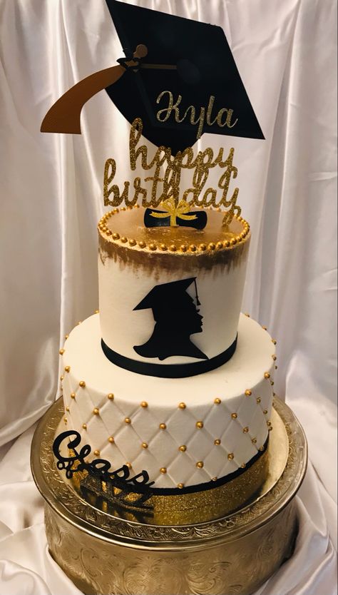 Simple Graduation Cakes, Prom Cake, Bolo Tumblr, High School Graduation Cakes, Graduation Cartoon, Graduation Cake Designs, Chess Cake, Congratulations Cake, Football Cake Toppers