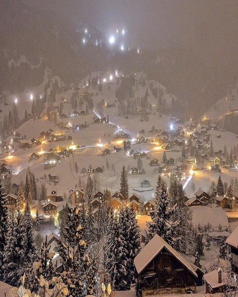 Haidar Ali, Grindelwald Switzerland, Wallpaper Winter, Winter Wonderland Christmas, Christmas Feeling, Winter Scenery, Cozy Place, Beautiful Places In The World, Winter Aesthetic