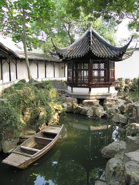 Ƭɦҽ Ƥαἶɲʈҽɖ Ɣҽἶℓ Humble Administrator's Garden, Residential Garden, Suzhou China, China Architecture, Traditional Japanese House, Chinese House, Asian Garden, Asian Architecture, Jiangsu China