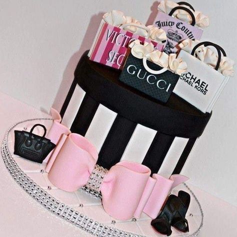 Belleza Shopaholic Cake, Makeup Birthday Cakes, Chanel Birthday Cake, Gucci Cake, Cake Instagram, Chanel Cake, Teen Cakes, 13 Birthday Cake, Fashion Cake