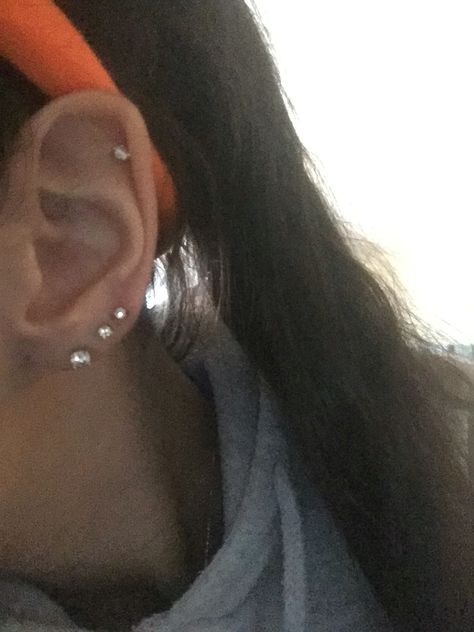 Third Ear piercing Third Ear Piercing, Ears Pierced, Pretty Ear Piercings, Cute Piercings, Piercing Ideas, Ear Piercing, Cartilage Piercing, Piercing Tattoo, Pretty Tattoos