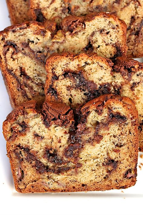 Nutella Swirled Banana Bread Bread With Nutella, Ultimate Banana Bread Recipe, Banana Bread Recipe Easy Moist, Nutella Banana Bread, Nutella Recipes Easy, Nutella Desserts, Banana Nutella, Moist Banana Bread, Easy Banana Bread Recipe