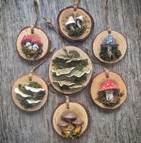 Wood Slice Mushroom, Library Crafts, Mushroom Crafts, Wood Slice Art, Clay Crafts Air Dry, Carving Art, Mushroom Decor, Fall Art, Clay Art Projects