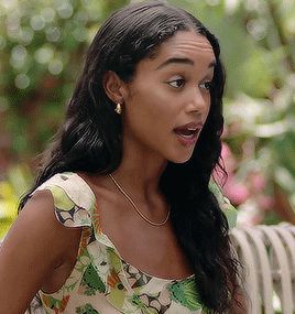 𝒥. Laura Harrier, Black Femininity, Pretty Woman, Hair Inspo, Pretty People, Beautiful People, Long Hair, Ideias Fashion, Natural Hair Styles