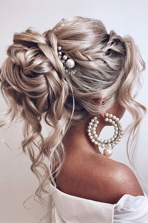 Medium Length Updo, Vlasové Trendy, Bridal Hair Updo, Quince Hairstyles, Long Hair Wedding Styles, Wedding Hair Inspiration, 4c Hair, Wedding Hairstyles Updo, Hair Wedding