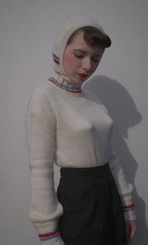 1950s Ski Wear Winter Inspired Matching Sweater And Bonnet. : r/VintageFashion 1950s Winter Fashion, 1950's Makeup, Vintage Outfits 1940s, 1950's Hairstyles, Winter Bonnet, Eclectic Outfits, Pants Elegant, 1950s Outfits, Turtleneck Outfit