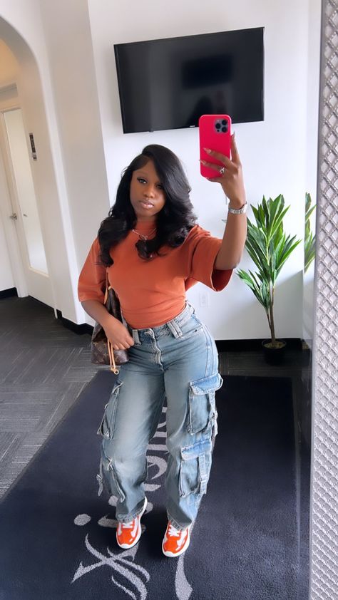 Zara Outfits Black Women, Cargo Jean Outfits, First Day Of Class Outfit College, Cute Casual Outfits Black Women, Cute Comfy Outfits, Streetwear Fashion Women, Cute Swag Outfits, Simple Trendy Outfits