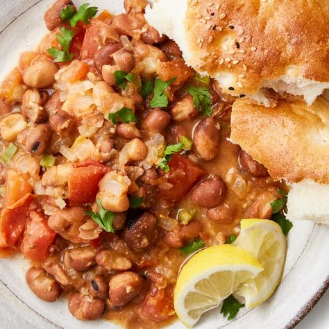 Ful Medames, Egyptian Food, Bean Stew, Fava Beans, Crushed Garlic, Garlic Paste, Breakfast Options, Red Lentil, Dried Beans