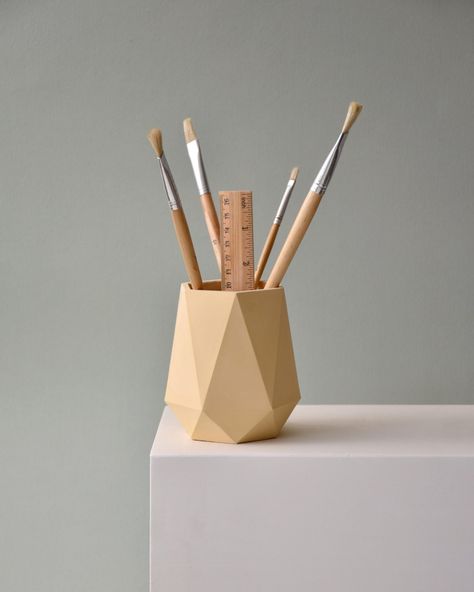 Arch2O 16 modern tools and accessories to transform your workspace 5 Ideas Ceramica, Desk Pen Holder, Ceramic Pencil, Wood Pencil Holder, Candle Organization, Desk Organiser, Desk Organizer Set, Desk Tray, Modern Tools