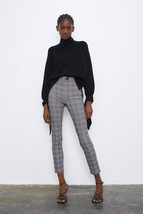 Checkered Leggings Outfit, Plaid Leggings Outfit, Checked Leggings, Plaid Leggings, Zara Outfit, Office Outfits Women, Leggings Outfit, Legging Outfits, Fall Fits