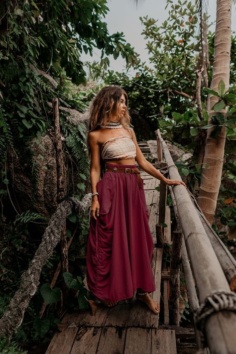 Bohemian Skirt Outfit, Stile Hippie Chic, Hippie Fits, Casual Maxi Skirt, Estilo Hippie Chic, Batik Skirt, Moda Hippie, Street Cats, Estilo Hippy