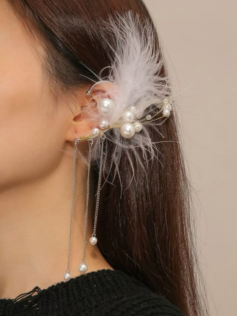 Jewelry Pairing, Feather Hair Accessories, Ear Wraps, Earrings Shein, Accessories Ear, Jewellery Design Sketches, Pearl And Diamond Necklace, Diy Jewelry Unique, Feather Crafts