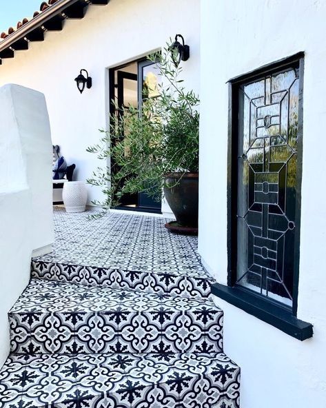 Entry Tile, Spanish Bungalow, Cement Tile Shop, Lead Glass, Mexico House, Spanish Style Home, Casa Patio, Casas Coloniales, Spanish Style Homes