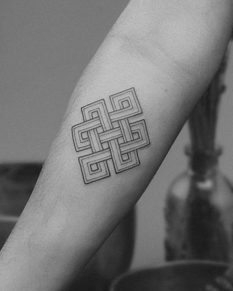 The “eternal knot,” also known as the “endless knot” or “infinity knot,” is a symbolic figure that features in various cultures, particularly in Buddhism, Hinduism, and Celtic traditions. It is characterized by its intricate, interwoven lines with no clear beginning or end, symbolizing eternity, interconnectedness, and the cyclical nature of life. . . . . . . . . . . #tattooart #inked #tattooideas #tattoodesigns #tattooinspiration #tattooartist #tattoolovers #tattoolife #tattoosofinstagram #t... Celtic Infinity Tattoo, Endless Knot Tattoo, Infinity Knot Tattoo, Eternal Knot, Endless Knot, Knot Tattoo, Celtic Traditions, Thai Tattoo, Infinity Tattoos