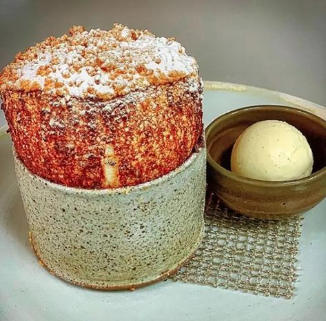 Michelin Star Dessert Recipes, Michelin Dessert, Michelin Star Dessert, Making Banana Bread, Chocolate Olive Oil Cake, Fine Dining Desserts, Souffle Recipes, Make Banana Bread, Fancy Desserts