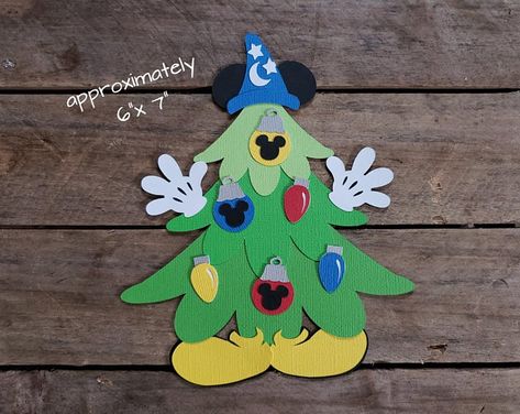 Disney Themed Christmas, Disney Gingerbread, Disney Christmas Crafts, Disney Office, Disney Themed Classroom, Disney Christmas Decorations, Disney Ornaments, Mouse Christmas, Mickey Christmas