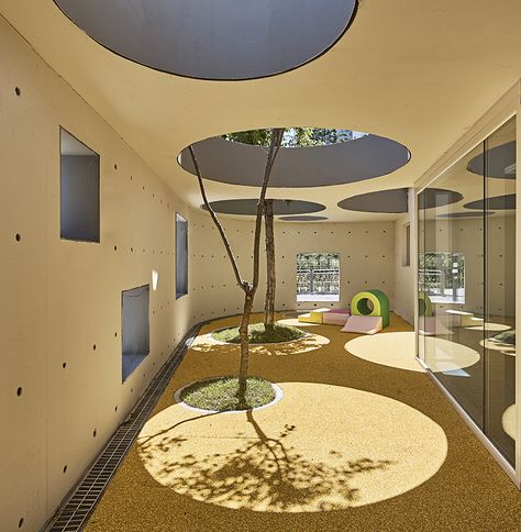 this seoul kindergarten features five small volumes to relate to kids' scale, by daniel valle architects Kindergarten Interior, Daycare Design, Architectural Scale, Kindergarten Design, Kindergarten Lesson Plans, Daycare Center, Kindergarten Lessons, Reference Pictures, Education Center