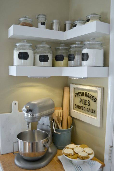 This is it, the last day of the One Room Challenge : the big reveal! Here is my little baking corner with its shelves  for ... Small Baking Room, Cookie Room, Baking Supplies Organization, Baking Corner, Baking Center, Micro Kitchen, Baking Storage, Baking Station, Home Bakery Business