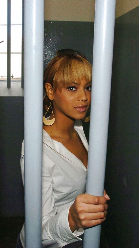 Beyoncé Looks on Twitter: "… " Jail Meme, Beyonce Memes, Reaction Face, Mood Humor, Humor Memes, Funny Profile Pictures, Instagram Funny, Funny Reaction Pictures, Meme Faces