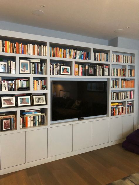 Tv Bookcase Wall, Tv And Bookcase Wall, Library Bedroom Ideas, Elegant Library, Tv Bookcase, Library Tables, Modern Luxury Bedroom Design, Library Rooms, Floor To Ceiling Bookshelves