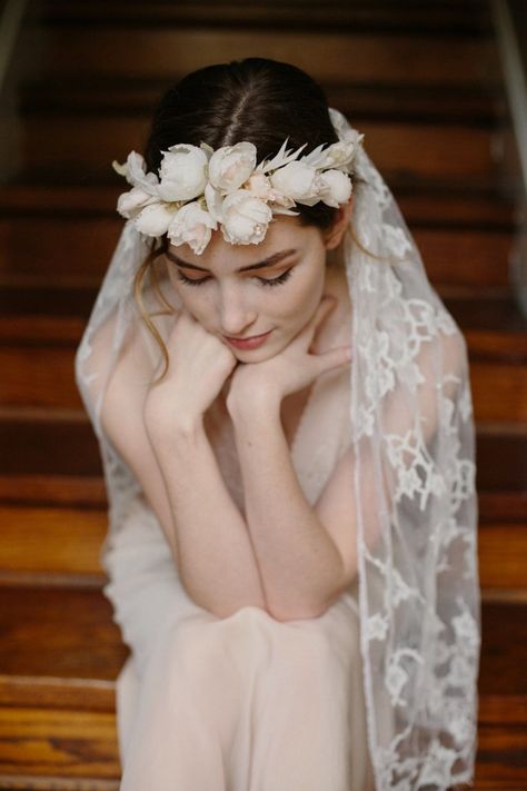 Flower Crown Veil, Silk Flower Crown, Wedding Flowers Hydrangea, Lace Veils Bridal, Bridal Floral Crown, 60s Hair, Hair Bride, Chic Vintage Brides, Blush Wedding Flowers