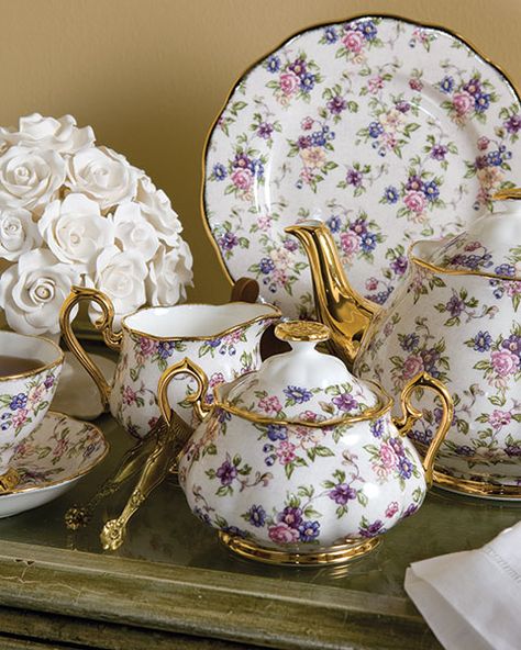 طقم شاي, Chintz China, Royal Albert China, Pretty China, Teapots And Cups, China Tea Cups, My Cup Of Tea, China Patterns, Shabby Vintage